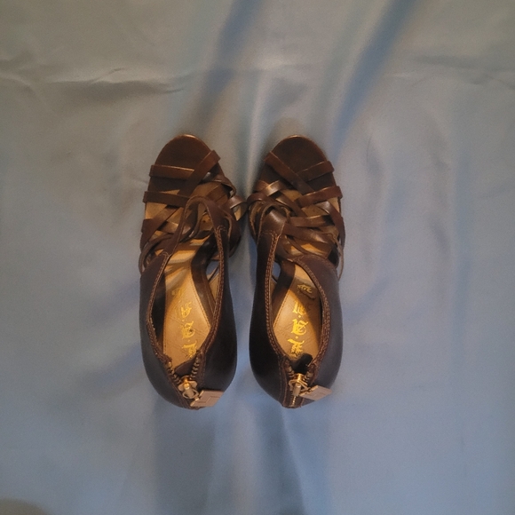 Lamb cut out brown heels size 7.5 - Picture 3 of 7